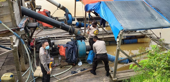 Respon Cepat, Kapolsek Kuantan Tengah Tindak Aktivitas  PETI di Sungai Batang Kuantan Sentajo.
