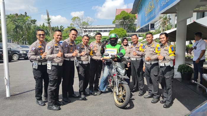 Ditlantas Polda Riau Peduli Ojek Online, Langkah Sosialisasi Selalu Tertib Tertib Berlalu Lintas