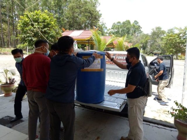 Terima Bantuan 100 Liter Alkohol, Unilak akan Produksi Hand Sanitizer