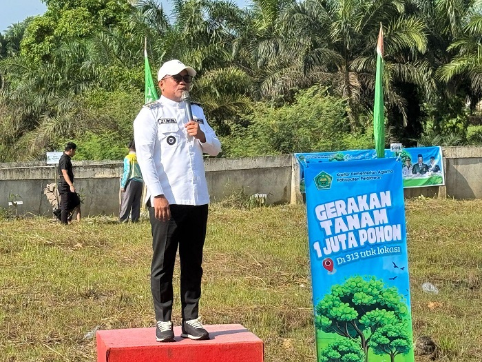 Pelalawan Hijau, Bupati Zukri  Ajak  Kepala OPD Sukseskan Program Kemenag Menanam