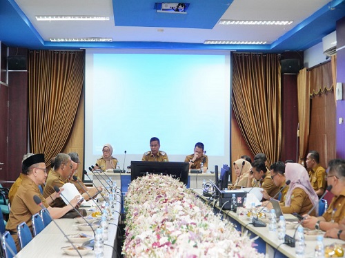 Pimpin Rapat Terkait Refocusing Anggaran