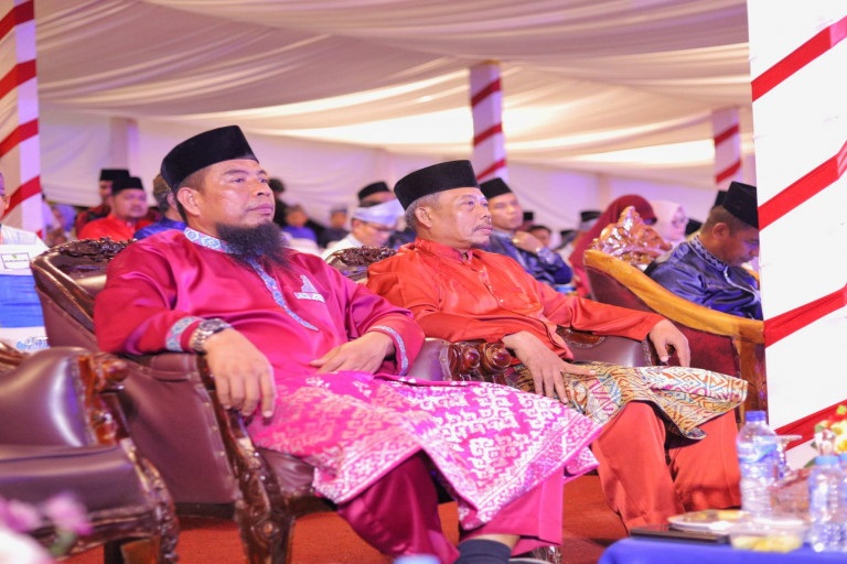 Wakili Plt Bupati, Staf Ahli M. Mahdi Hadiri Penutupan MTQ XLI Provinsi Riau