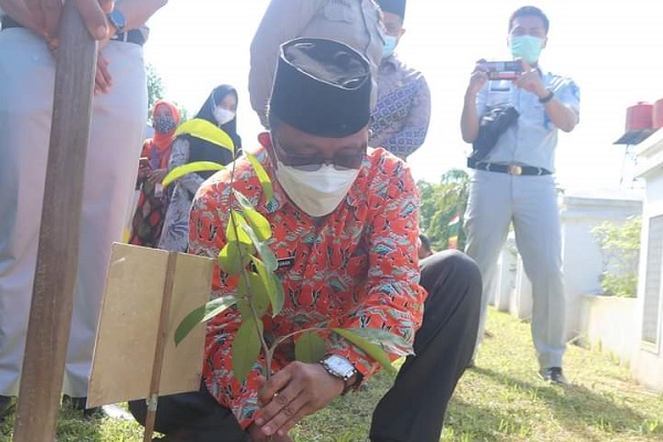 Hadiri Program Bina Lingkungan di Mempura, Ini Harapan Sekdakab Siak