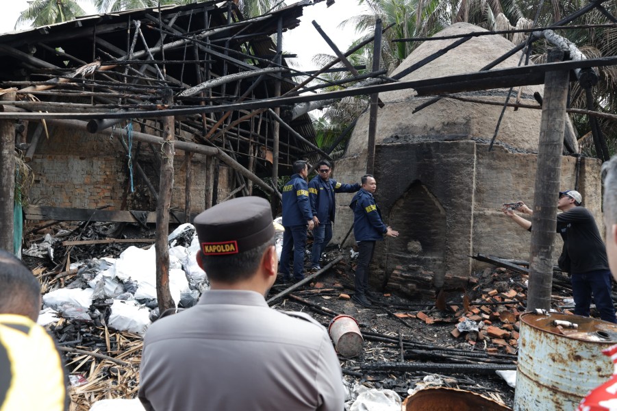 Polisi Amankan Nakhoda Kapal dan Pemilik Dapur Arang di Rupat Bengkalis