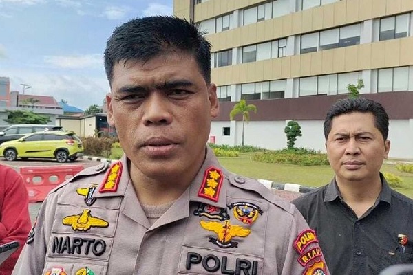 Polda Riau Ungkap Pembobolan Rekening 71 Nasabah Bank Riau Kepri Senilai Rp5 Miliar, Pelakunya Pegawai...