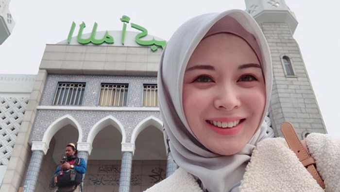 Usai Jadi Mualaf, Ayana Moon Mengaku Lebih Sering Tersenyum