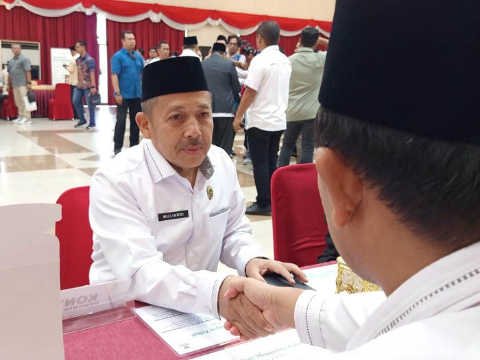 Kakanwil Kemenag Tunaikan Pembayaran Zakat Maal