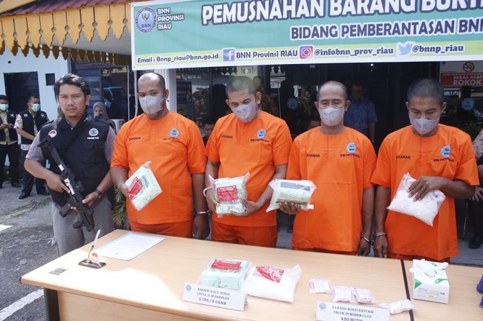 BNN Tangkap 4 Jaringan Narkotika Internasional di Kepulauan Meranti, BB 5,8 Kilogram Sabu dan Ratusan Pil Ekstasi