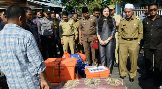 Wakil Bupati Said Hasyim Kunjungi dan Serahkan bantuan Korban kebakaran di Selatpanjang